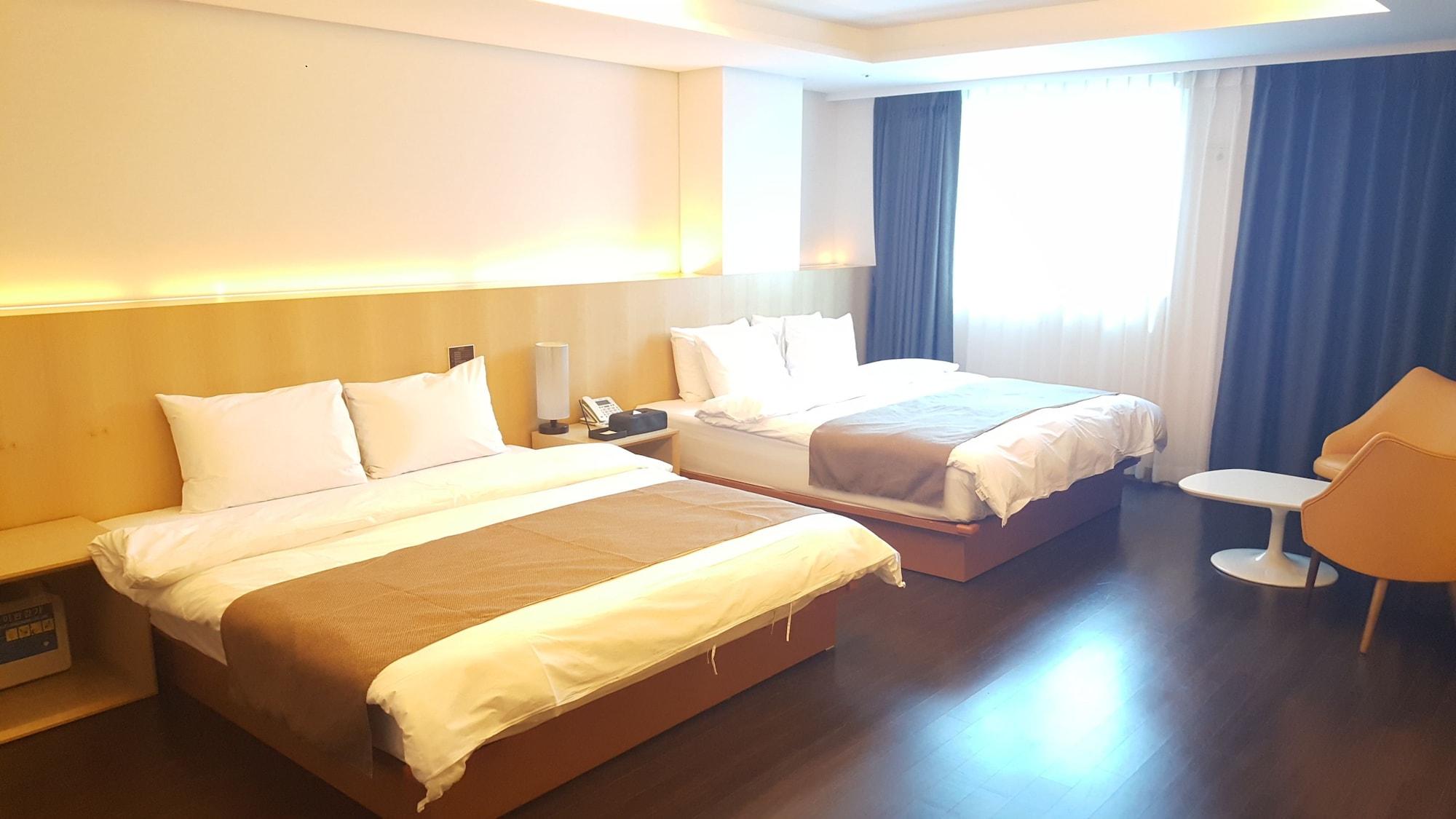 Roni Tourist Hotel Jeonju Eksteriør billede